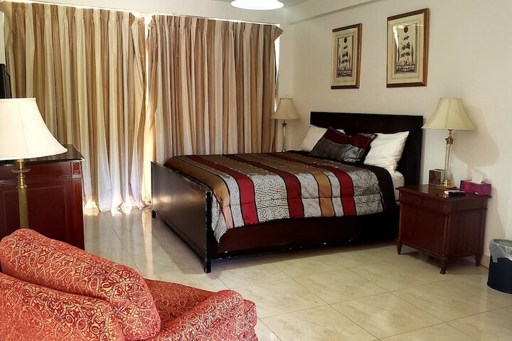 Room 10 of 39