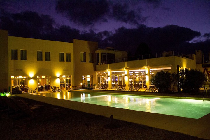 Pool 20 of 52