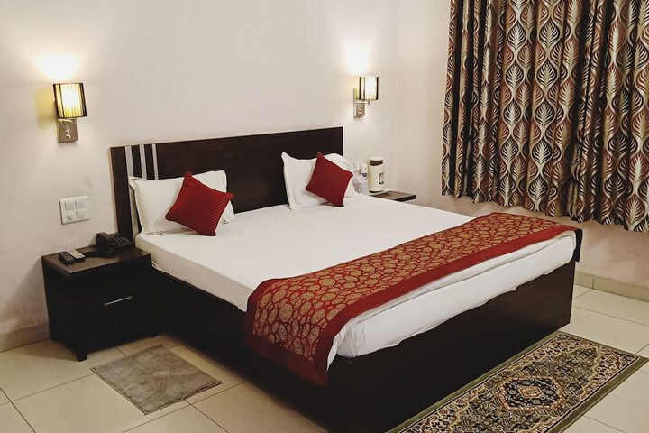 Room 12 of 22