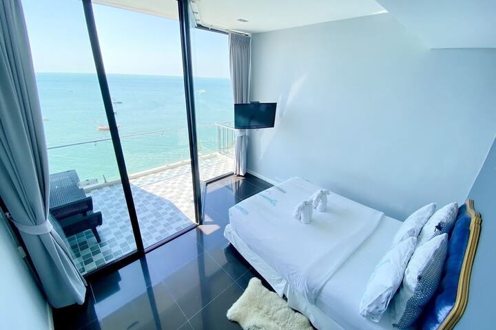 Room 8 of 62
