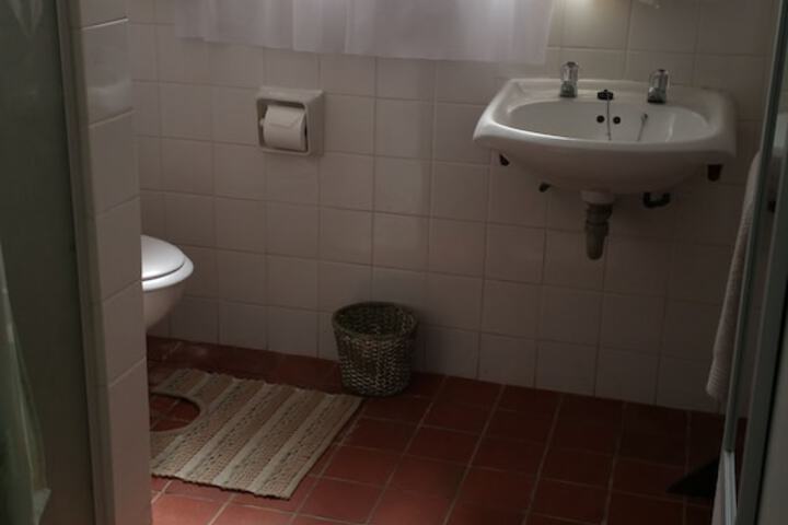 Room 9 of 18