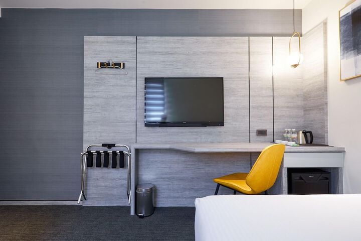 Room 10 of 65