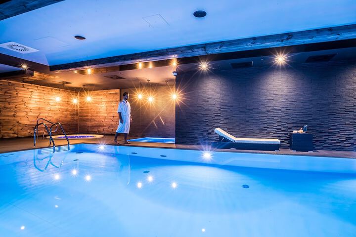 Pool 14 of 23