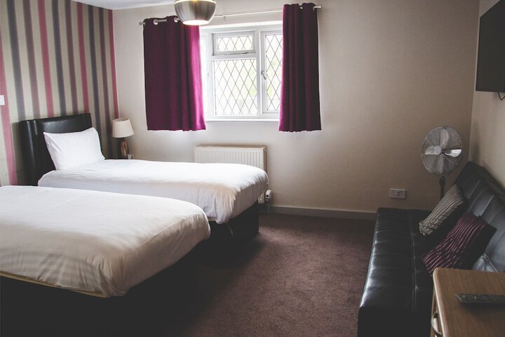 Room 6 of 32