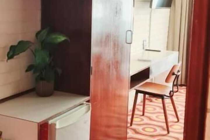 Room 15 of 58