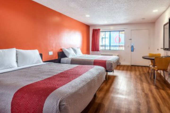 Room 9 of 25