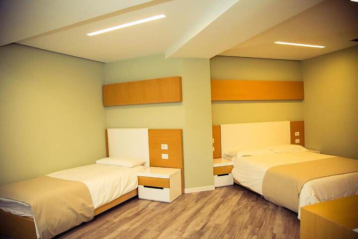 Room 12 of 32