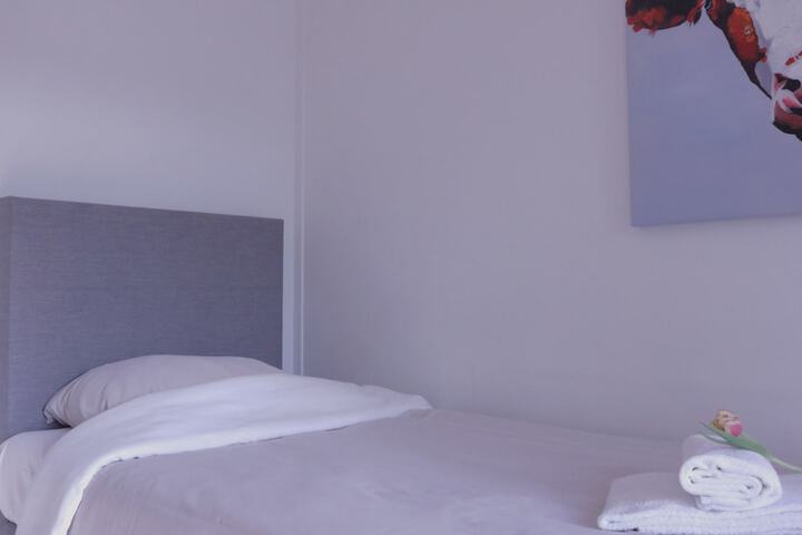 Room 2 of 51