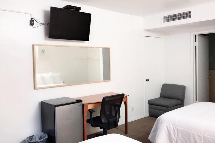 2 Double Beds (2 of 4)
