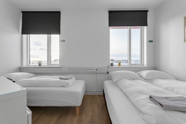 Room 2 of 26