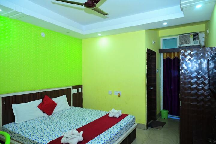 Room 9 of 23