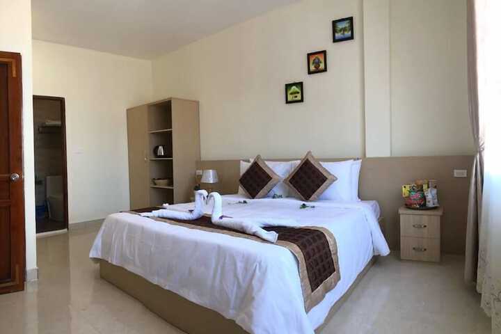 Room 15 of 49