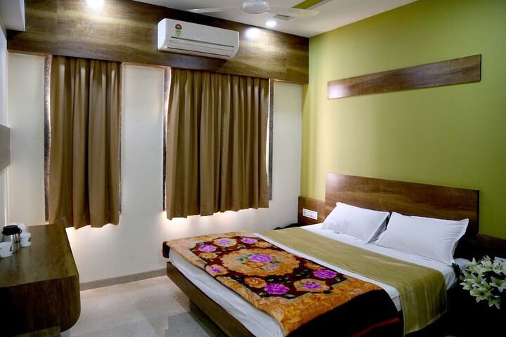 Room 2 of 14