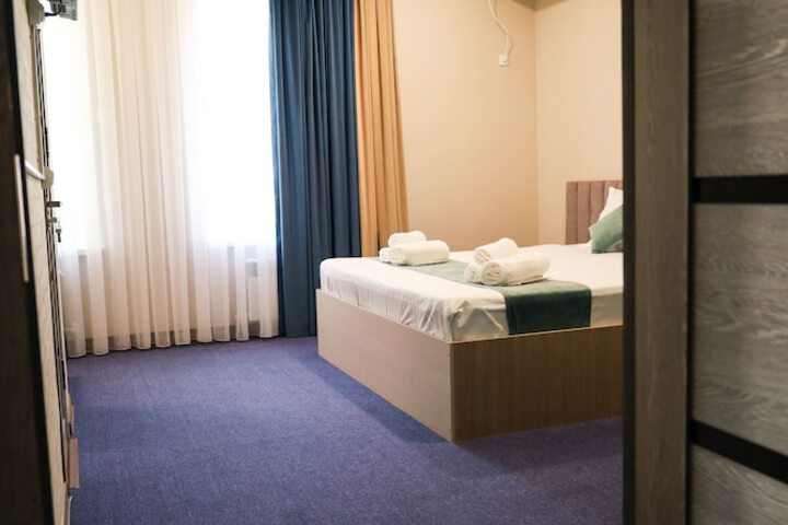 Room 9 of 31