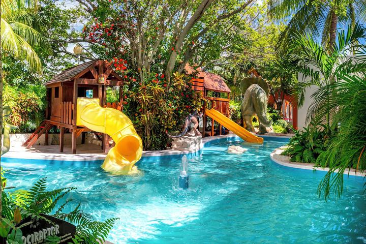 Pool Hotel