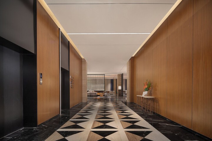 Room 10 of 43