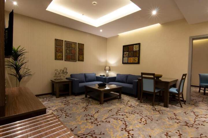 Room 37 of 64