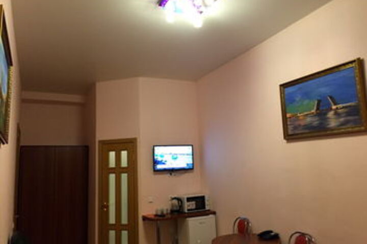 Room 11 of 25