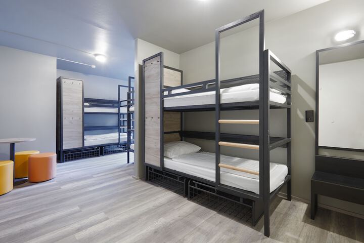 Room 27 of 42
