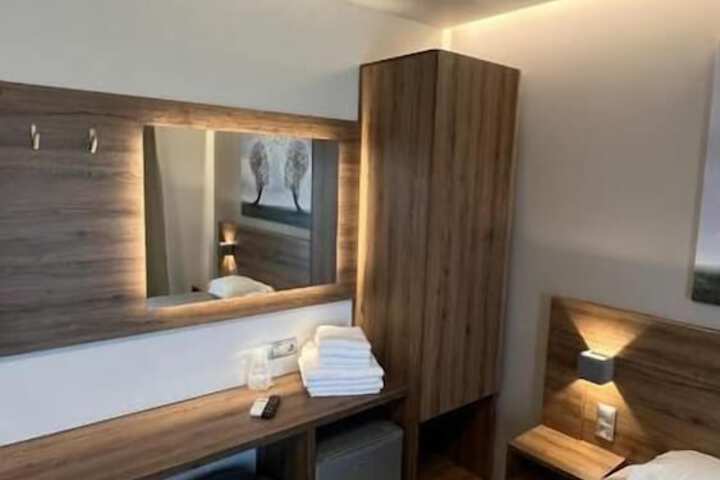Room 15 of 58
