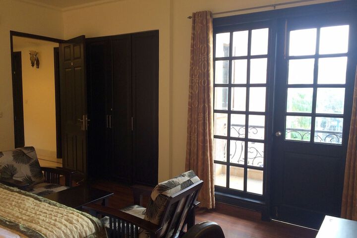 Room 9 of 35