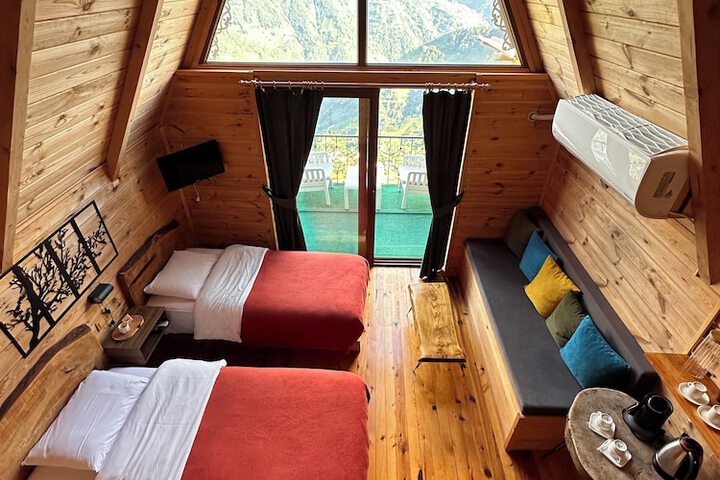 Room 7 of 26
