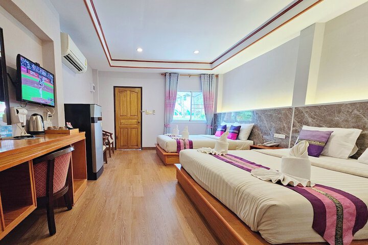 Room 40 of 152