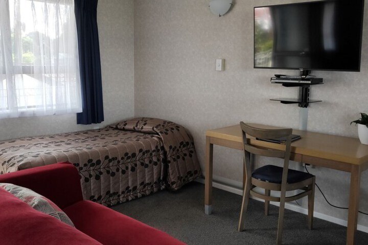 Room 11 of 34