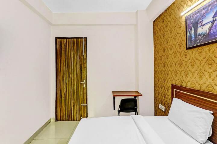 Room 3 of 9