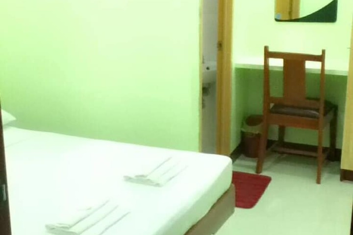 Room 12 of 25