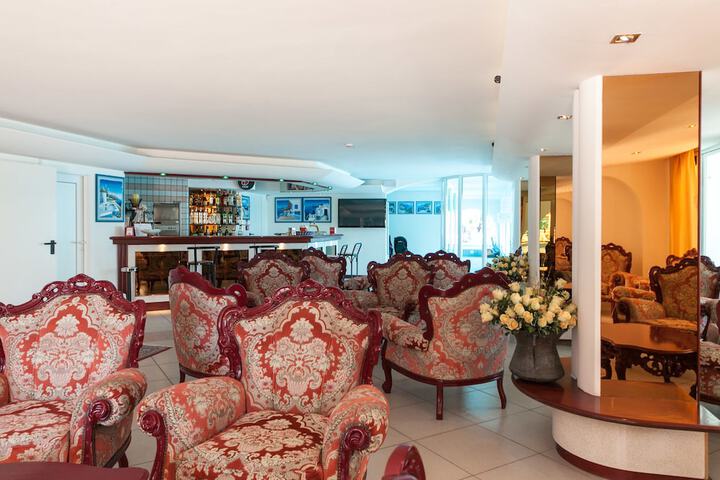 Hotel Interior 4 of 59