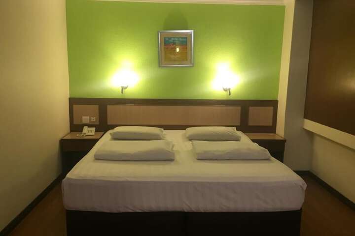 Room 17 of 26
