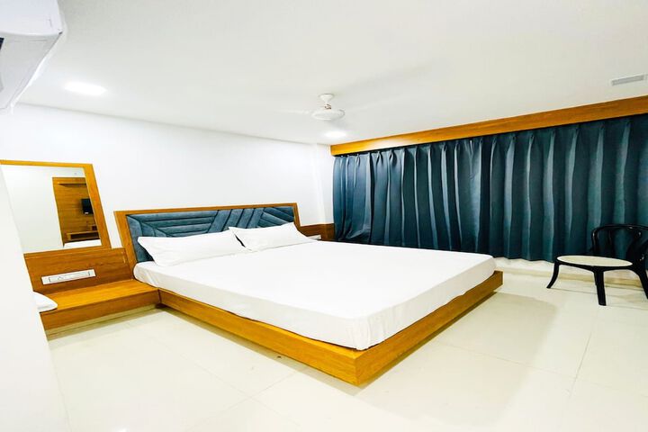 Room 27 of 43