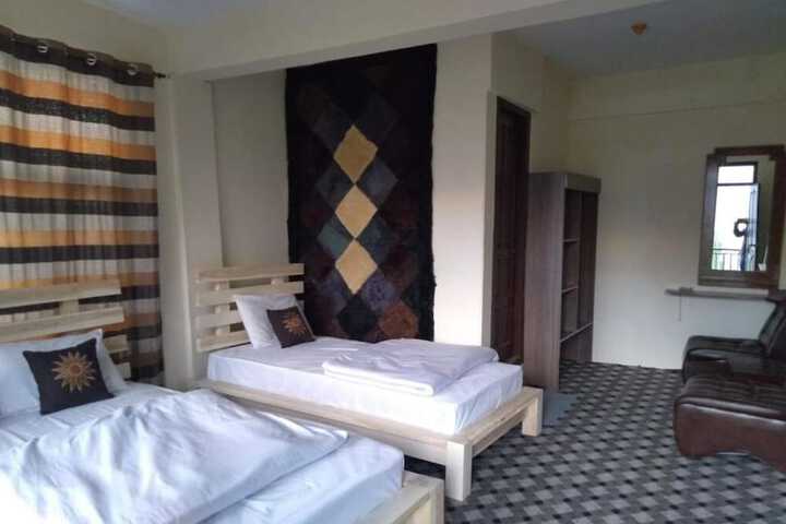 Room 3 of 12