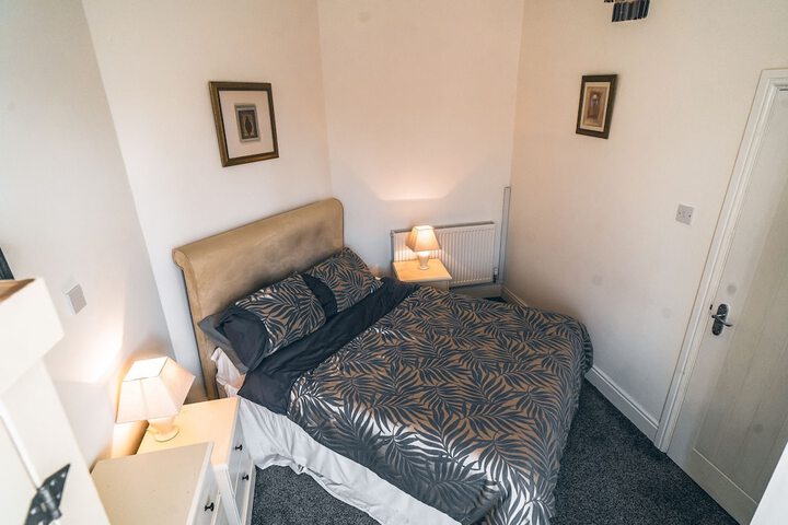 Room 14 of 160