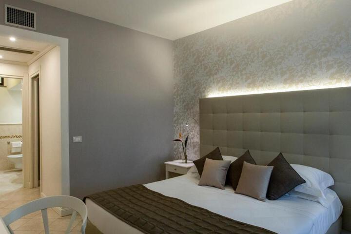 Room 43 of 159