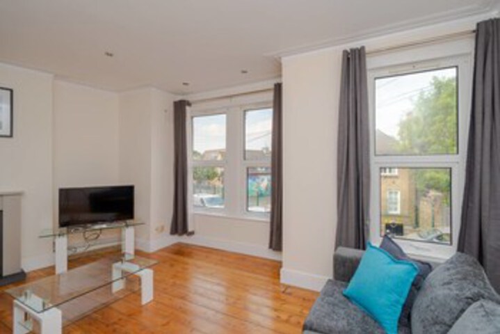 Bright Flat Easy Access to London Bridge