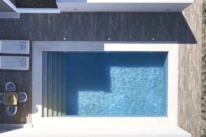 Pool 56 of 185