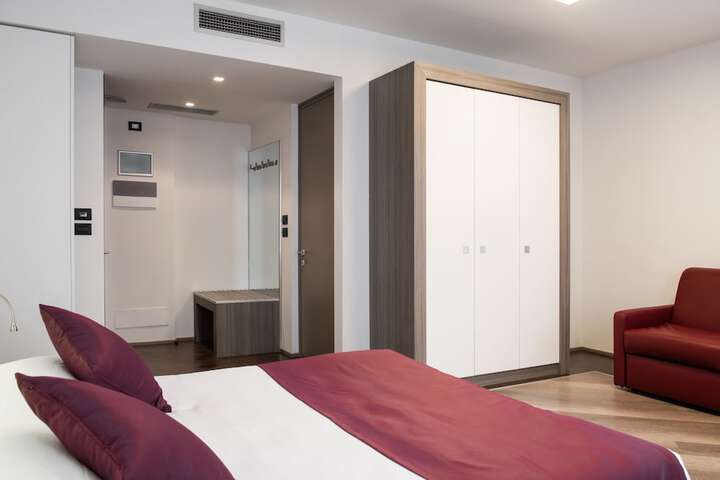 Room 9 of 59