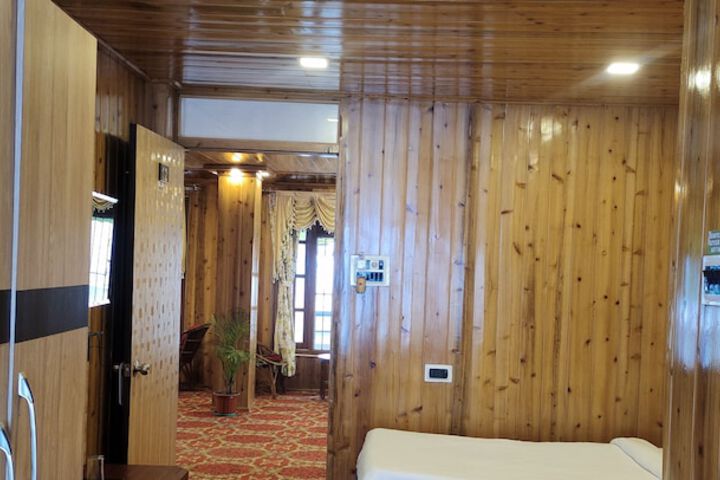 Room 3 of 34