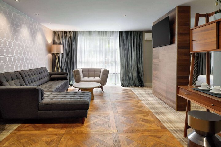 Room 33 of 94