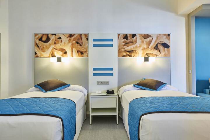 Room 18 of 90