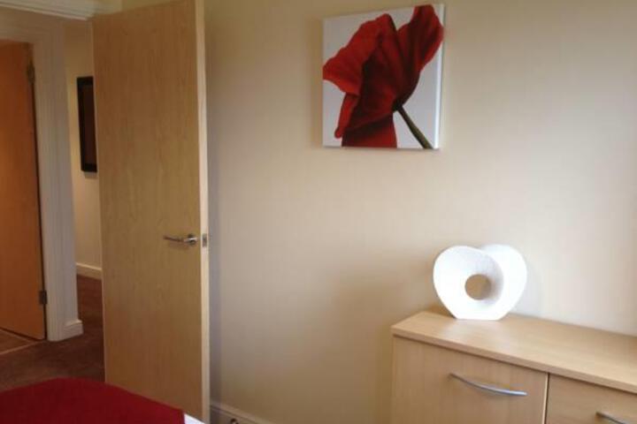 Room 2 of 6