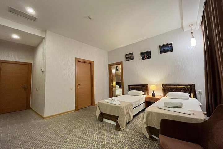Room 21 of 53
