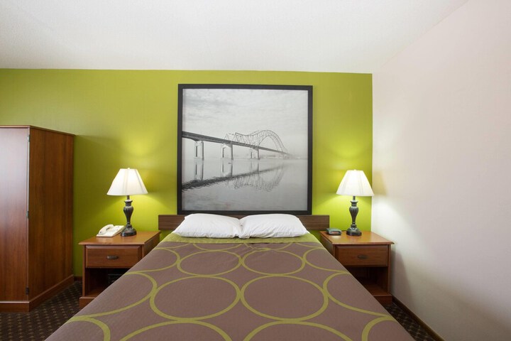 Room 7 of 13