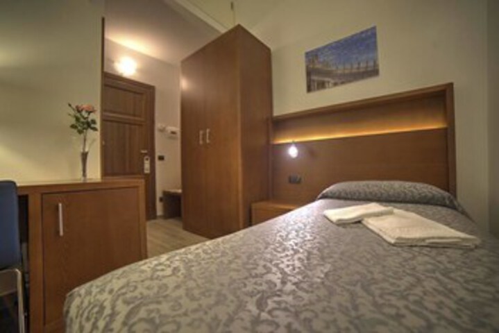 Room 26 of 37