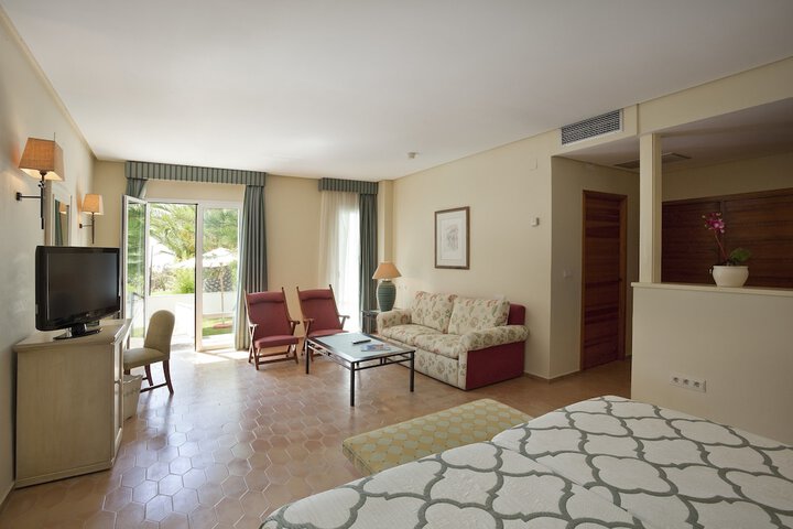 Room 16 of 48