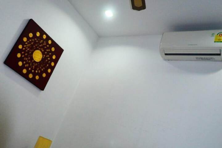 Room 9 of 71