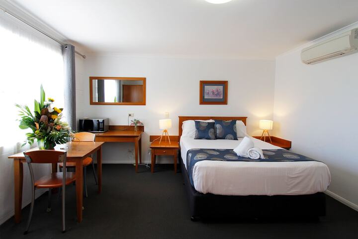 Room 5 of 74
