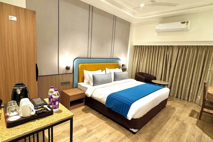 Room 15 of 52